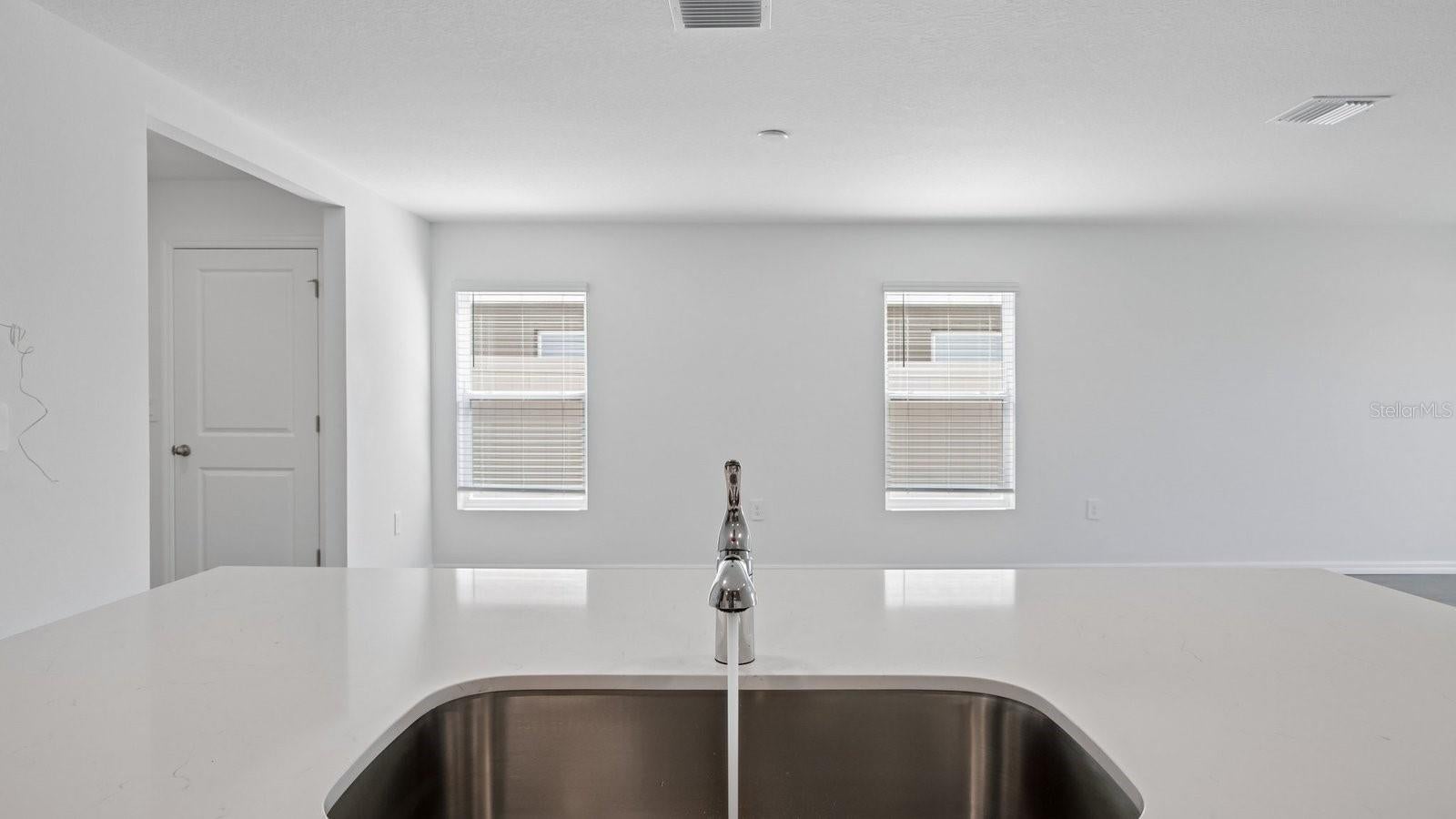 Casas a venda 4 - Jen Dantas 13468 SUMMIT PEAK COURT