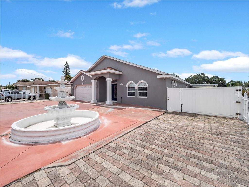 Photo of 3122 W Crest Avenue, Tampa, FL 33614 (MLS # TB8503337)