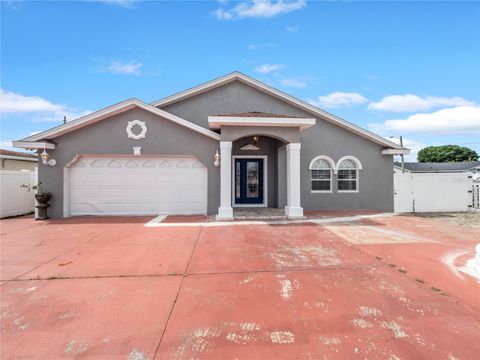 Photo of 3122 W Crest Avenue, Tampa, FL 33614 (MLS # TB8503337)