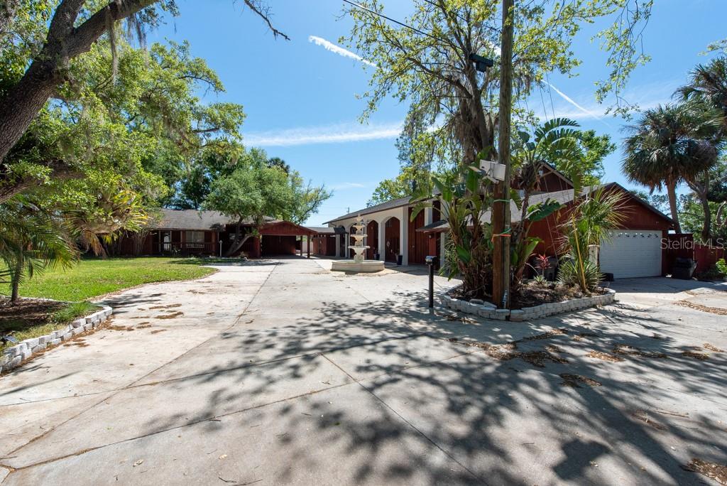 8820 S HICKORY LANE