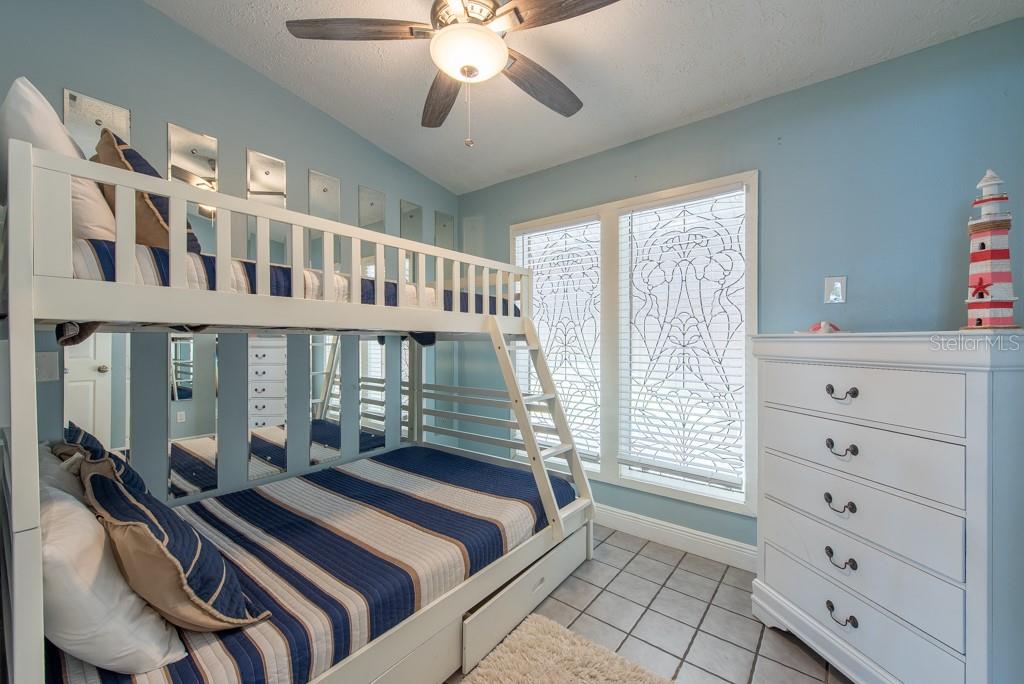 SUBDIVISION OF THE E 2804 FT O - Residential