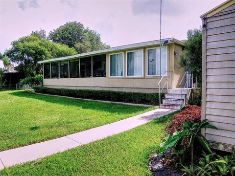 A home in FROSTPROOF