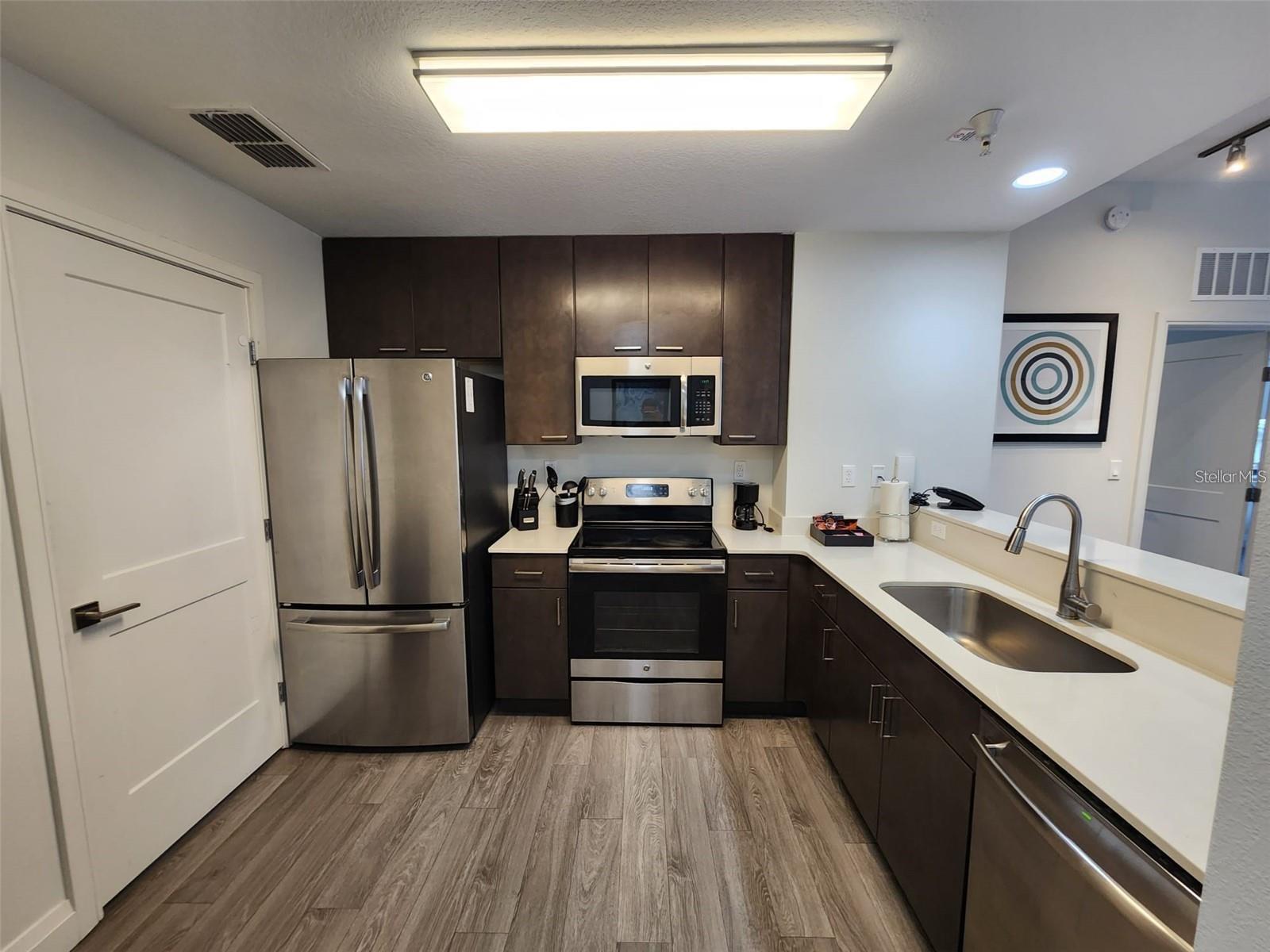 14501 GROVE RESORT AVENUE 3401