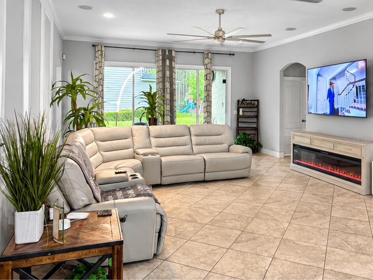 4420 CASTLE PALM COURT