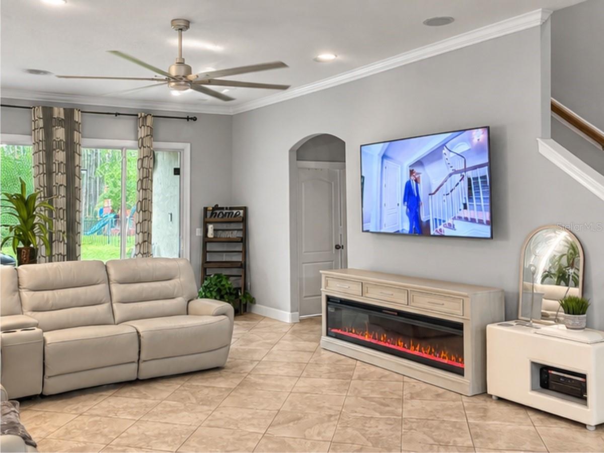 4420 CASTLE PALM COURT