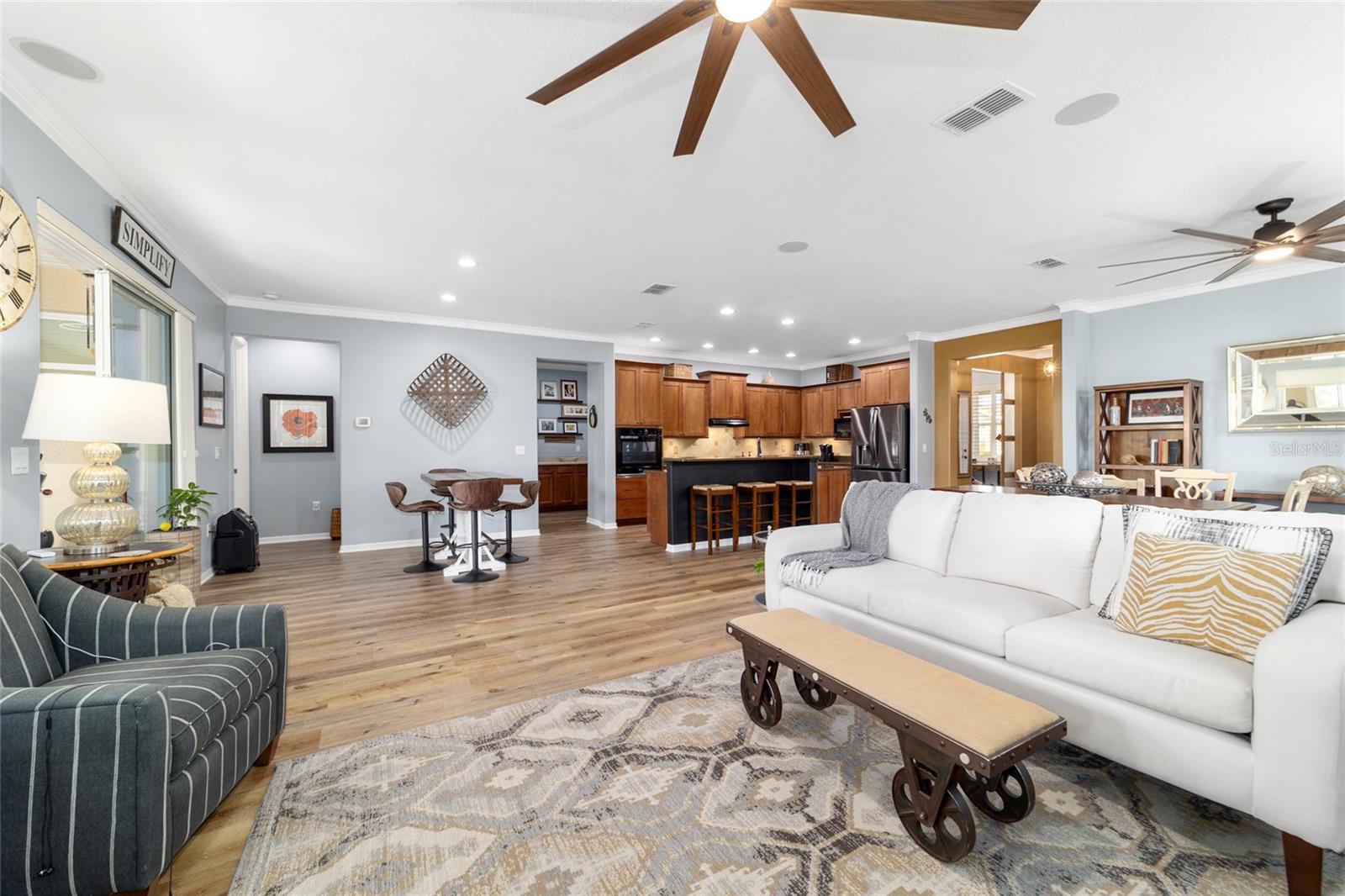 ON TOP OF THE WORLD - Residential