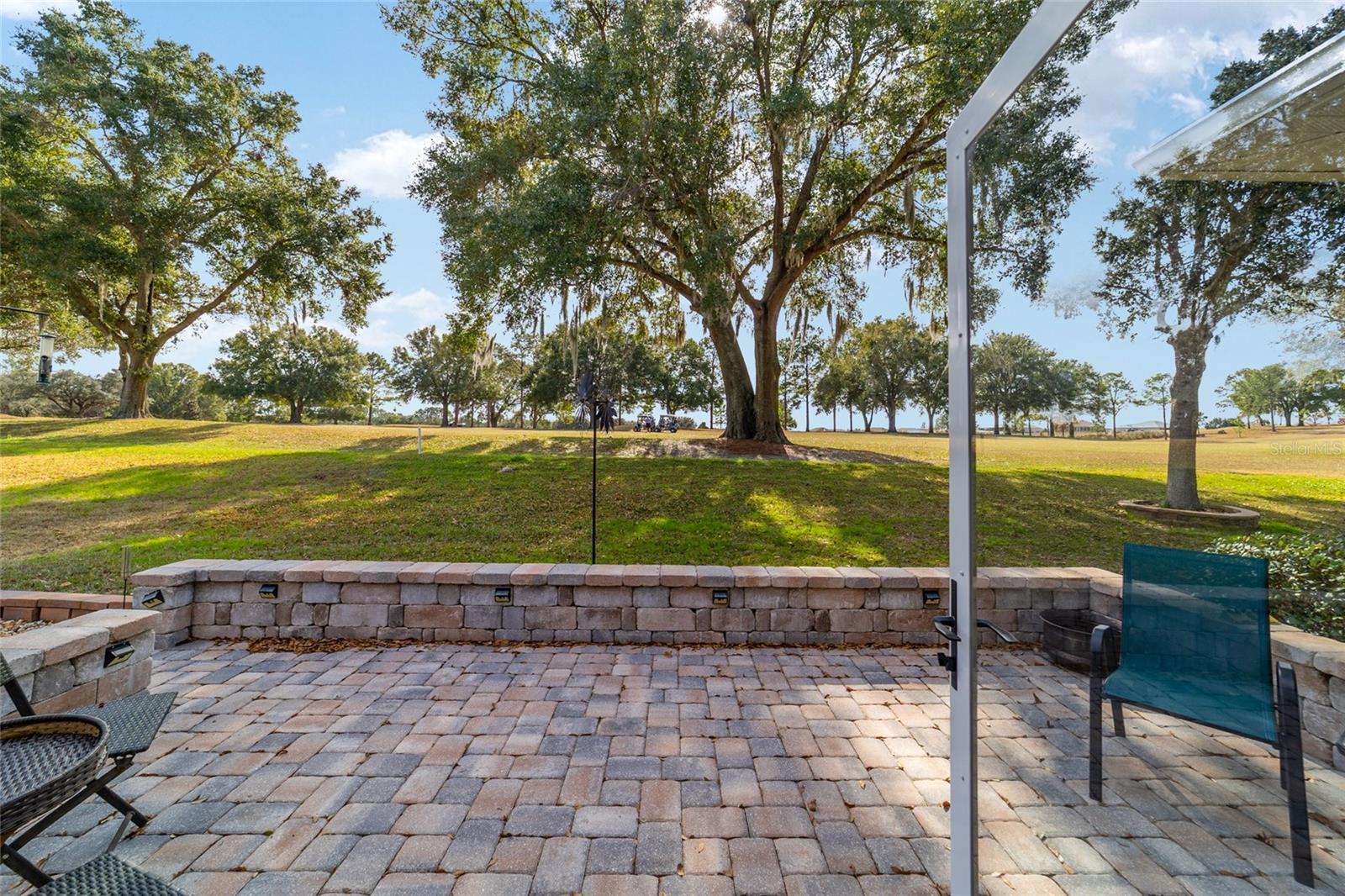 ON TOP OF THE WORLD - Residential