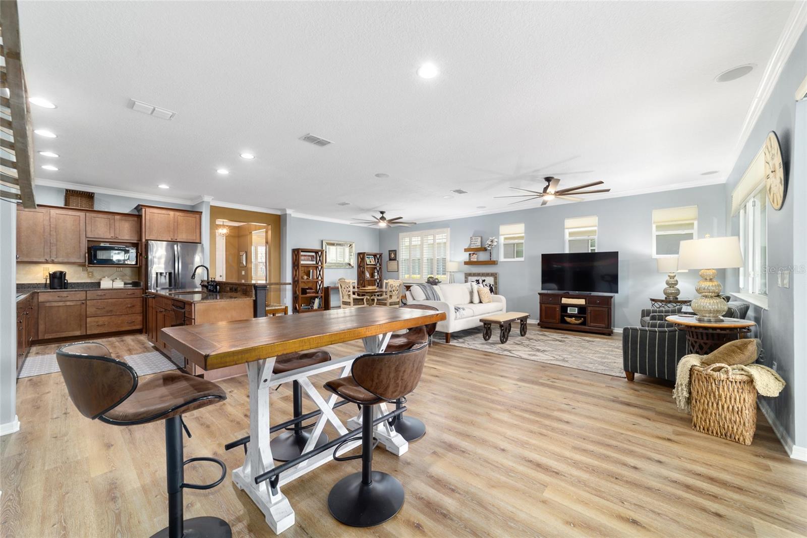 ON TOP OF THE WORLD - Residential