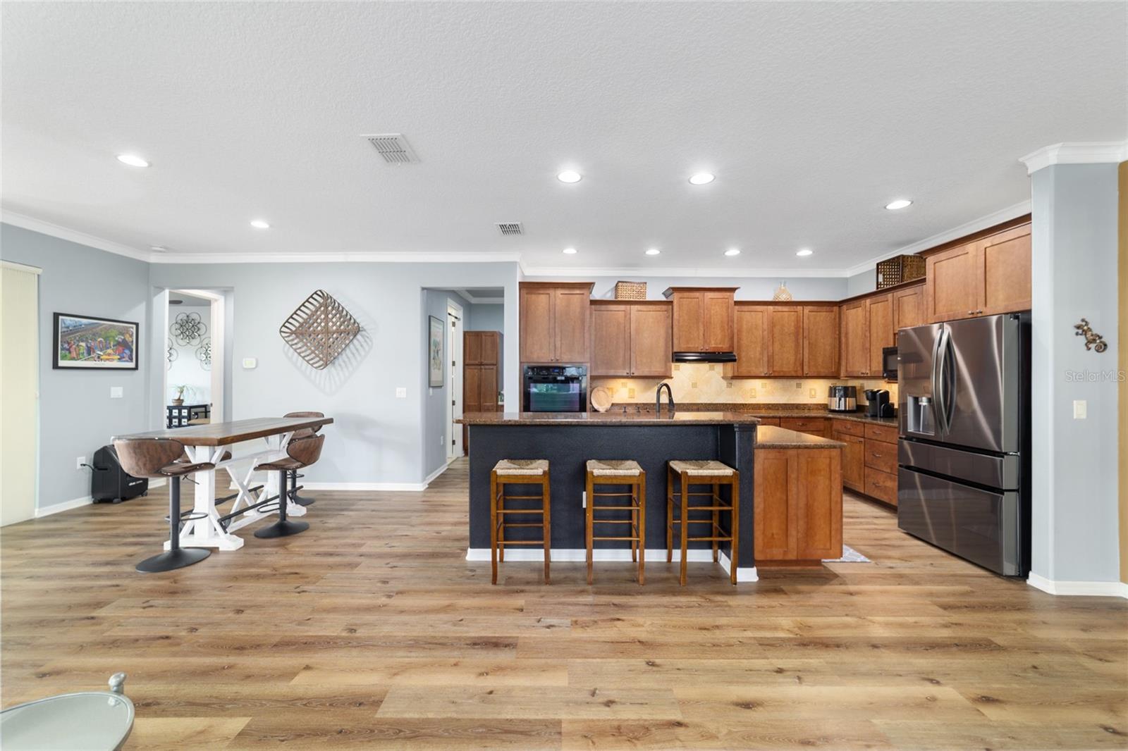 ON TOP OF THE WORLD - Residential