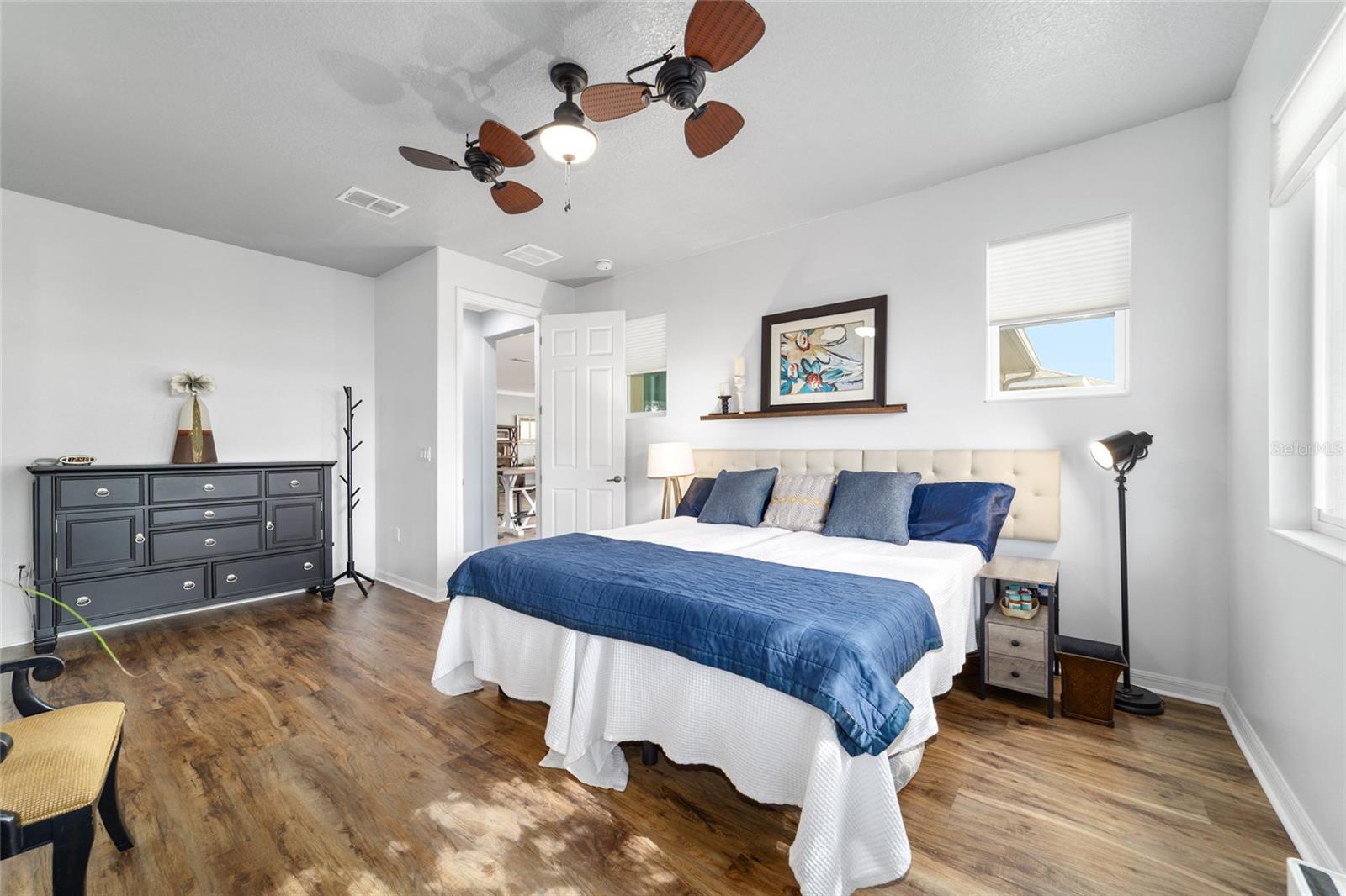 ON TOP OF THE WORLD - Residential