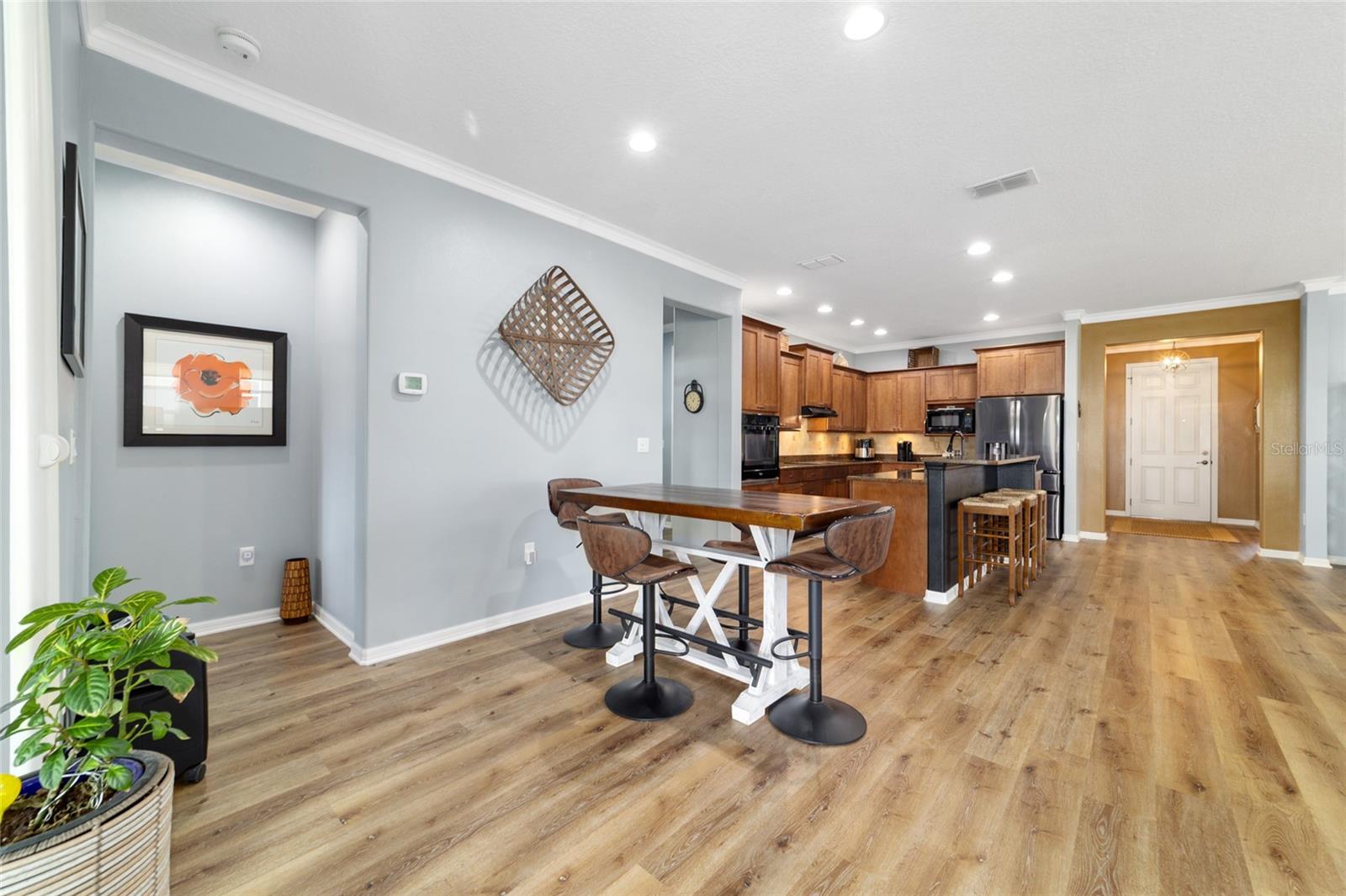 ON TOP OF THE WORLD - Residential