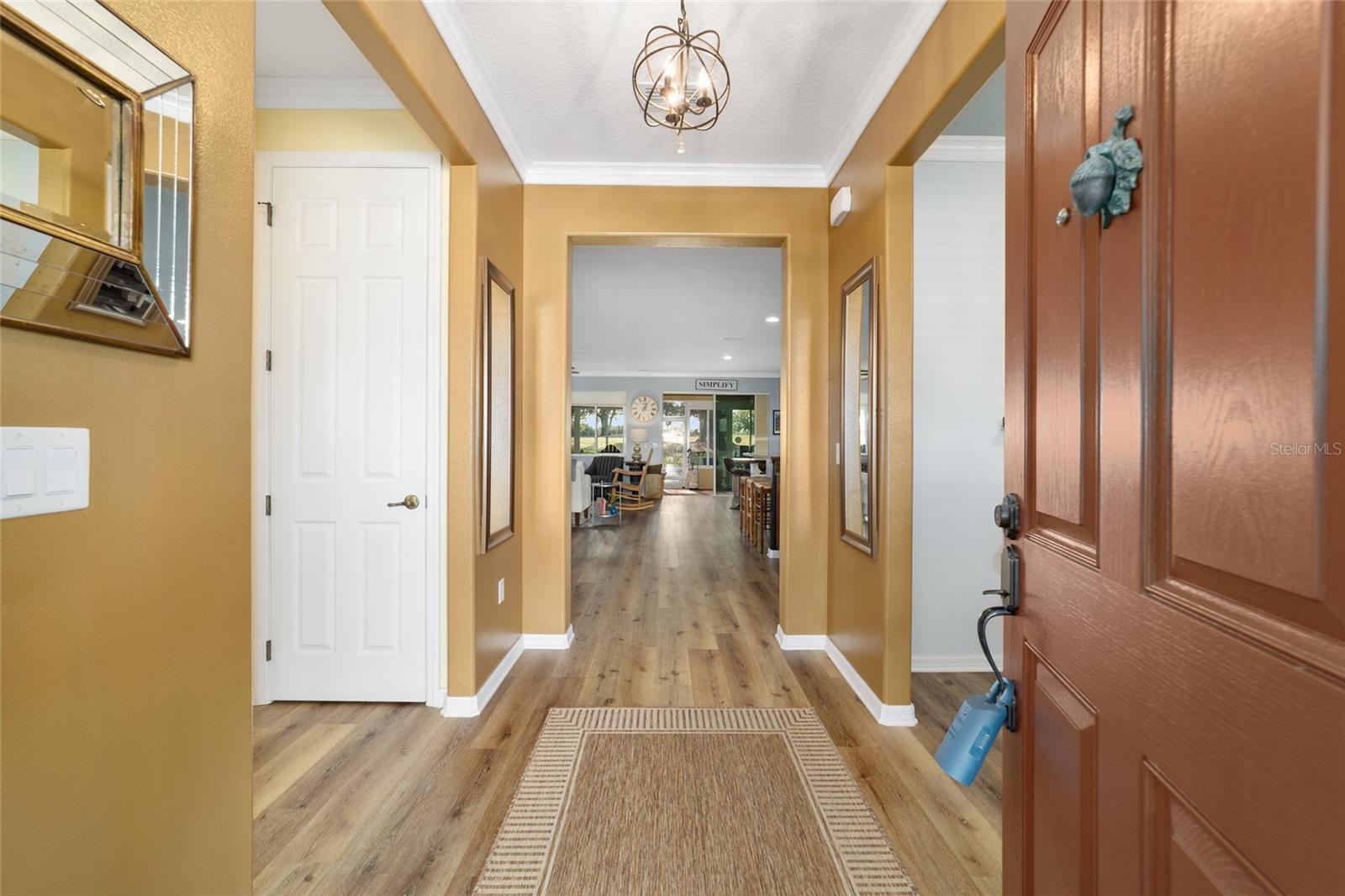 ON TOP OF THE WORLD - Residential