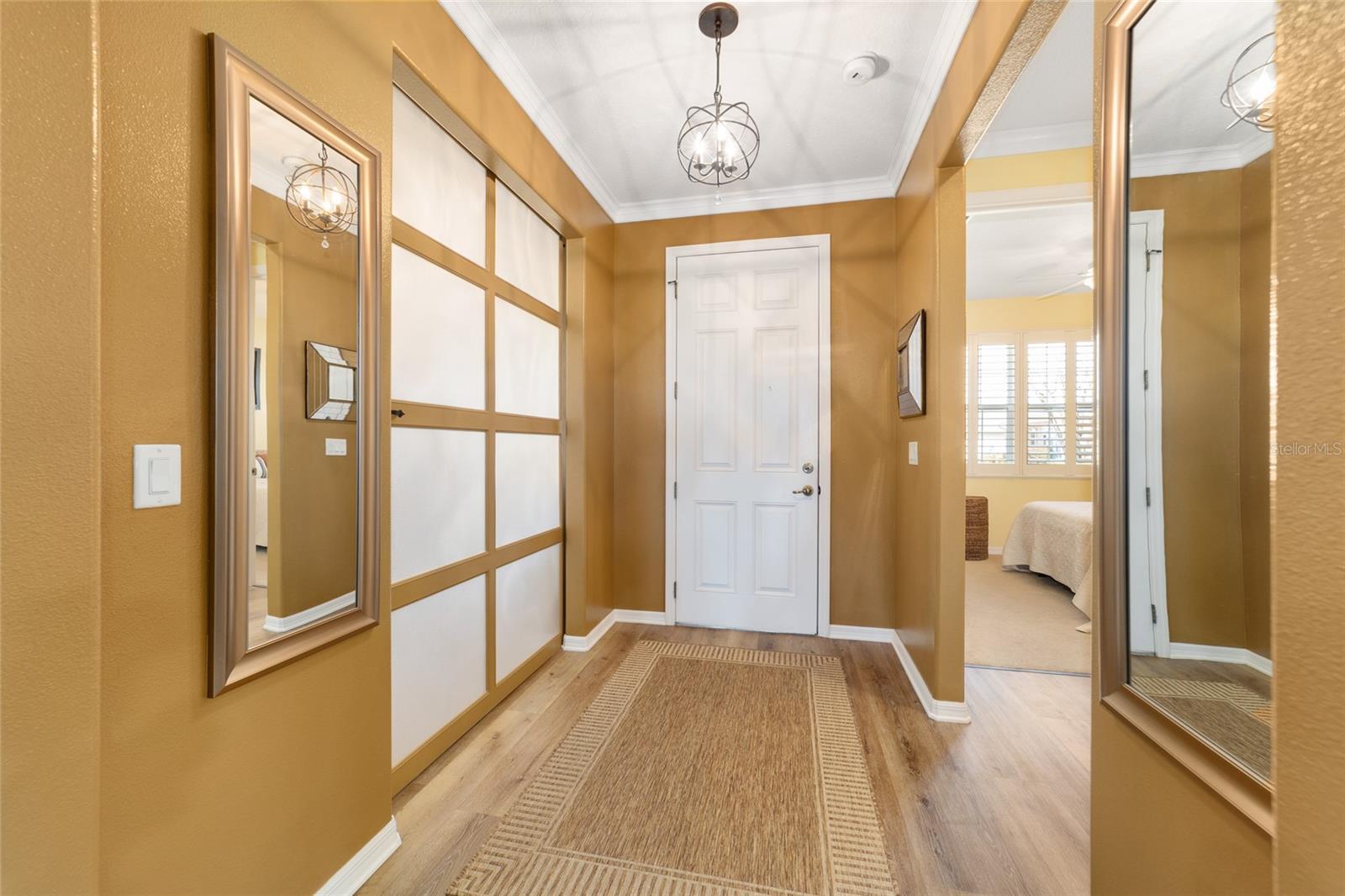 ON TOP OF THE WORLD - Residential