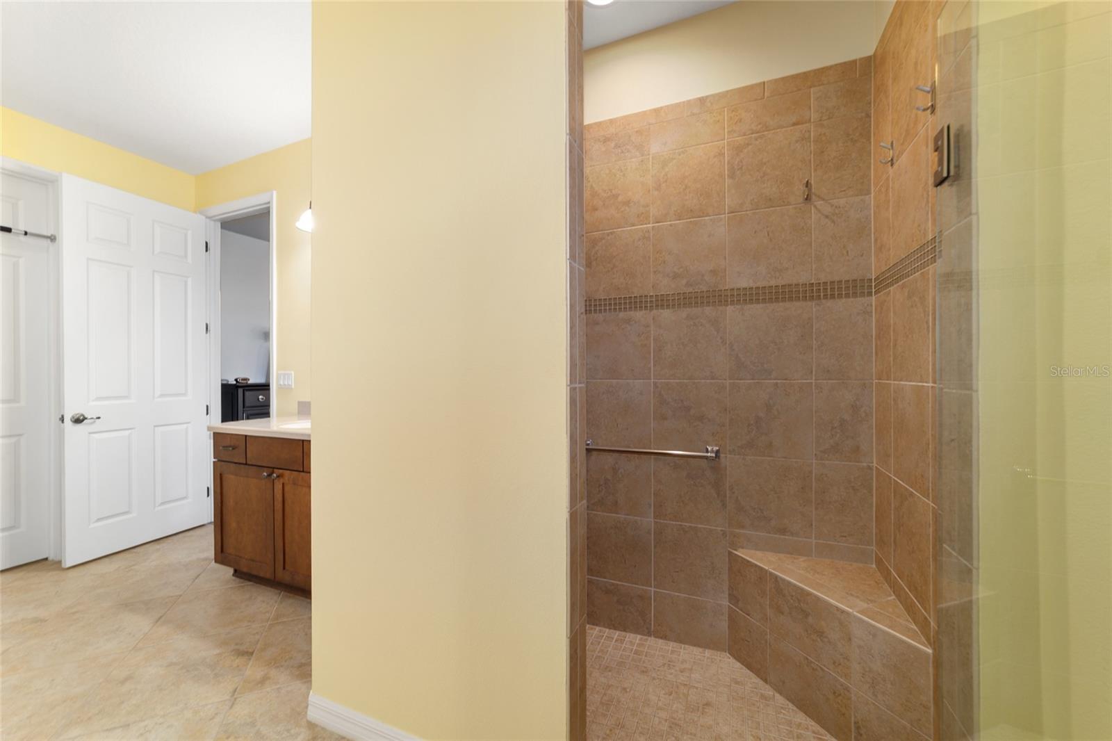 ON TOP OF THE WORLD - Residential