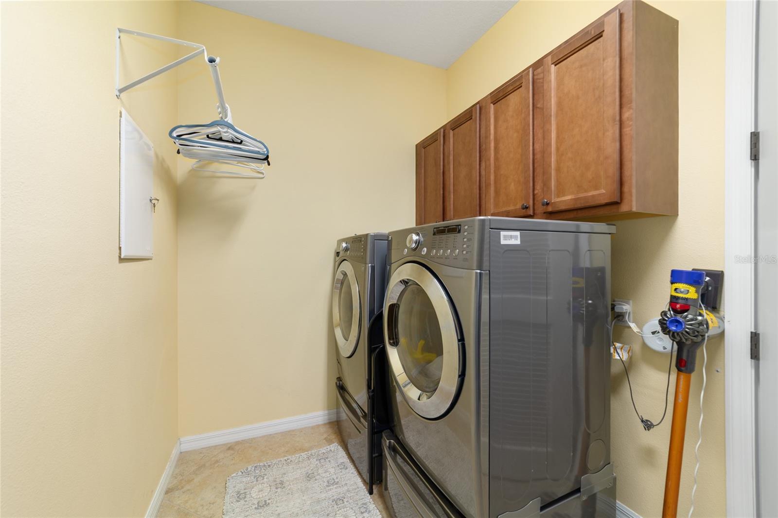 ON TOP OF THE WORLD - Residential