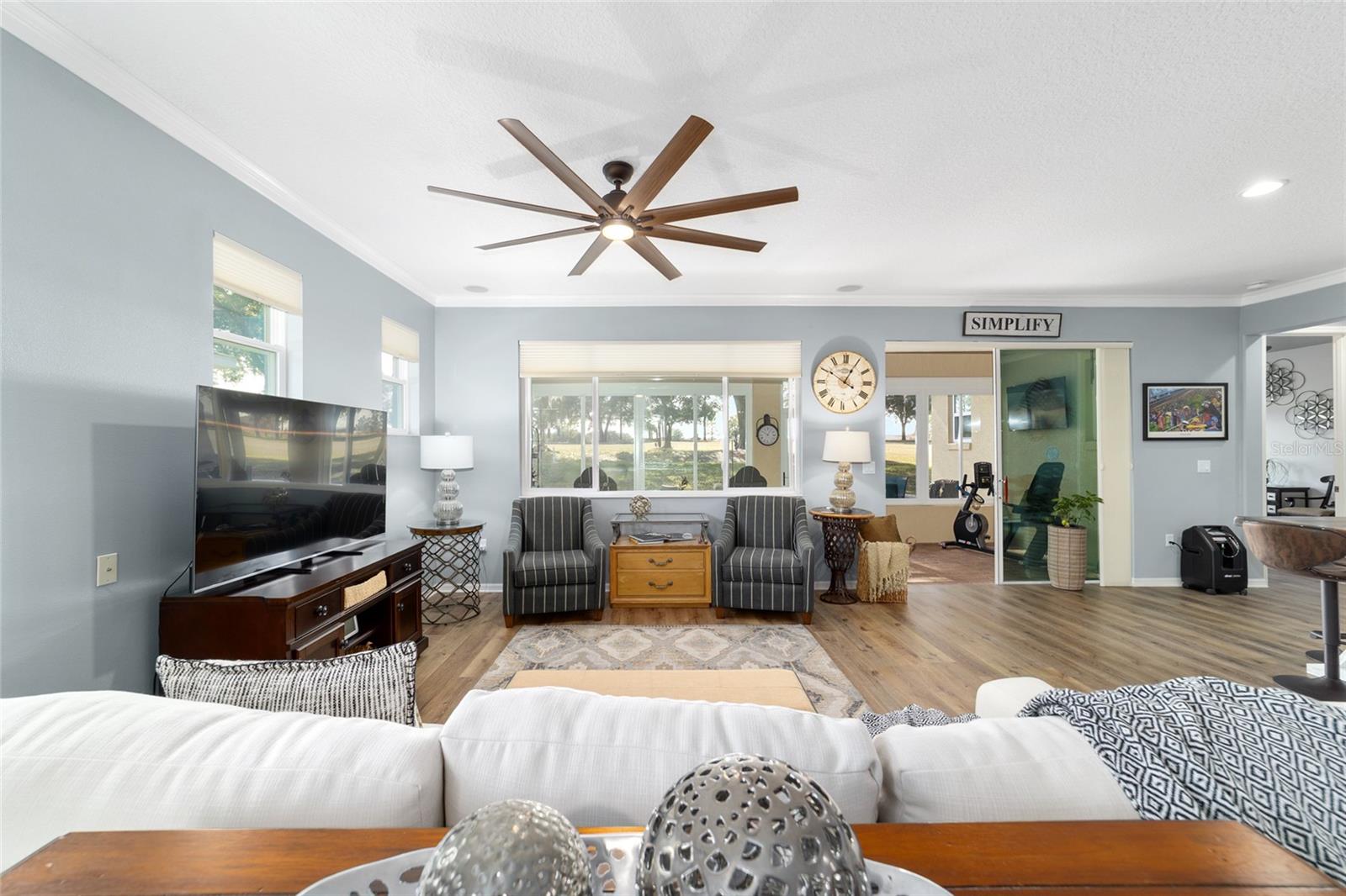 ON TOP OF THE WORLD - Residential