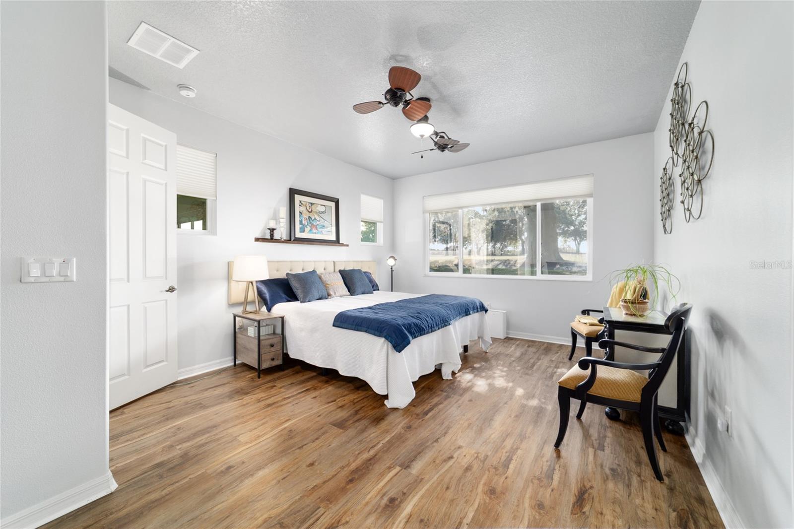 ON TOP OF THE WORLD - Residential