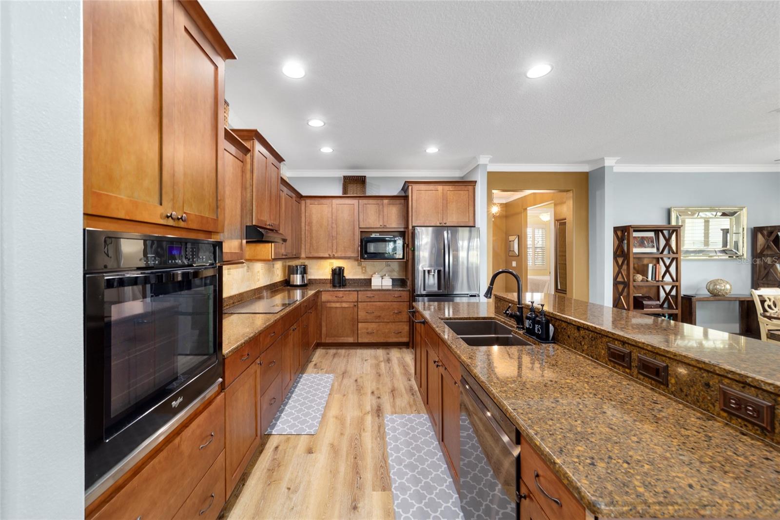 ON TOP OF THE WORLD - Residential