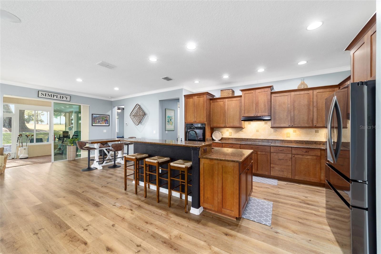 ON TOP OF THE WORLD - Residential