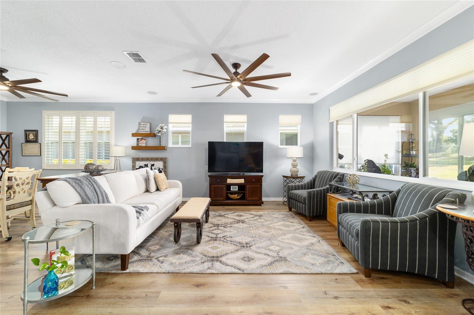 ON TOP OF THE WORLD - Residential