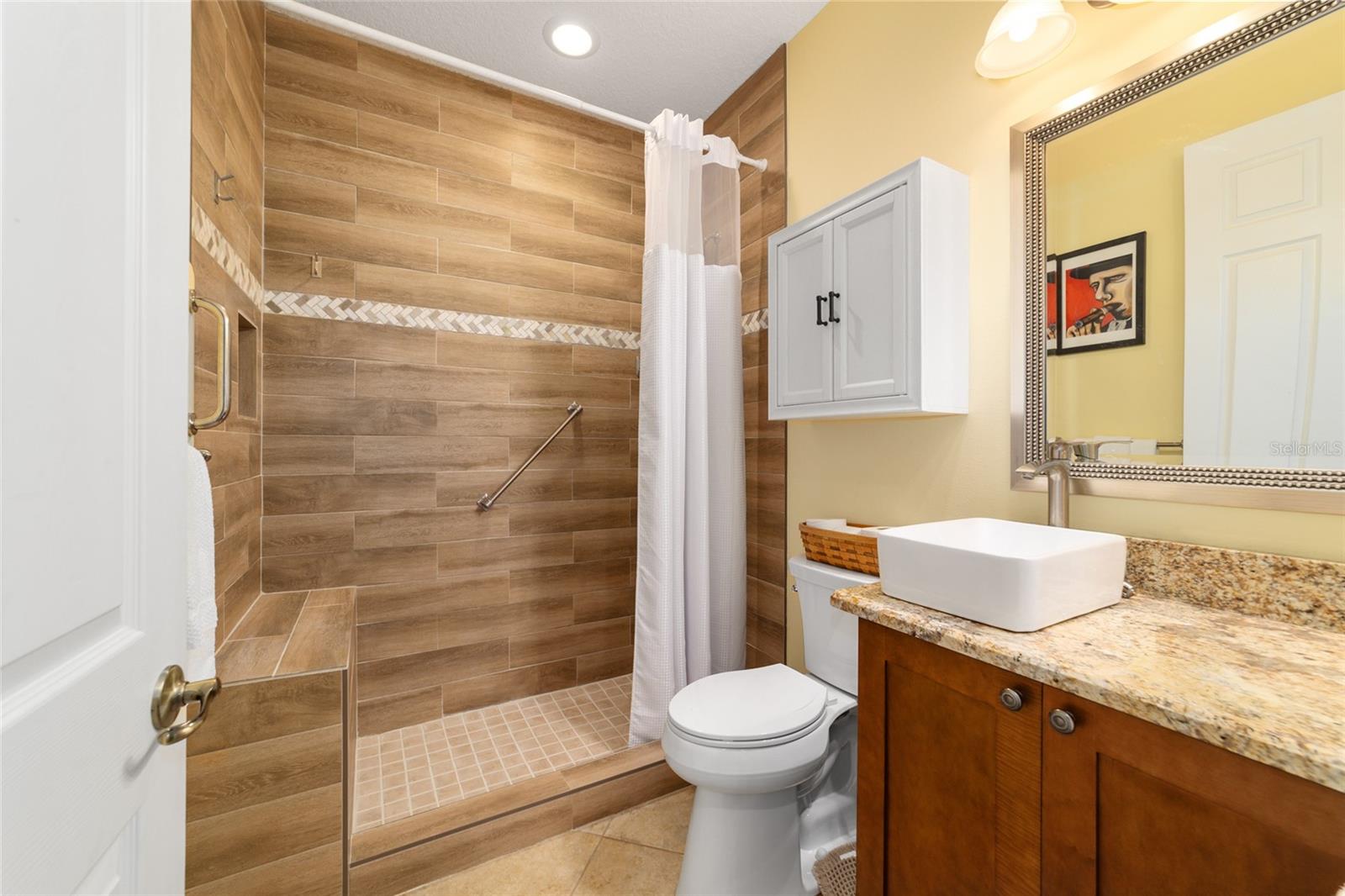 ON TOP OF THE WORLD - Residential