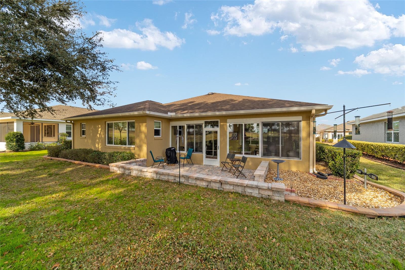 ON TOP OF THE WORLD - Residential