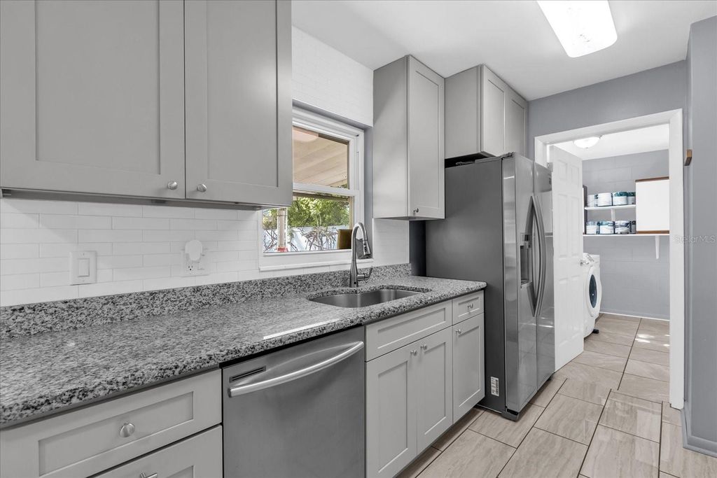 Photo of 1412 S Oxalis Avenue, Orlando, FL 32807 (MLS # O6393693)