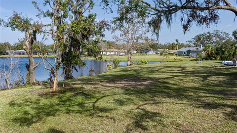 A home in PALMETTO