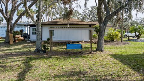 A home in PALMETTO