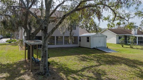 A home in PALMETTO