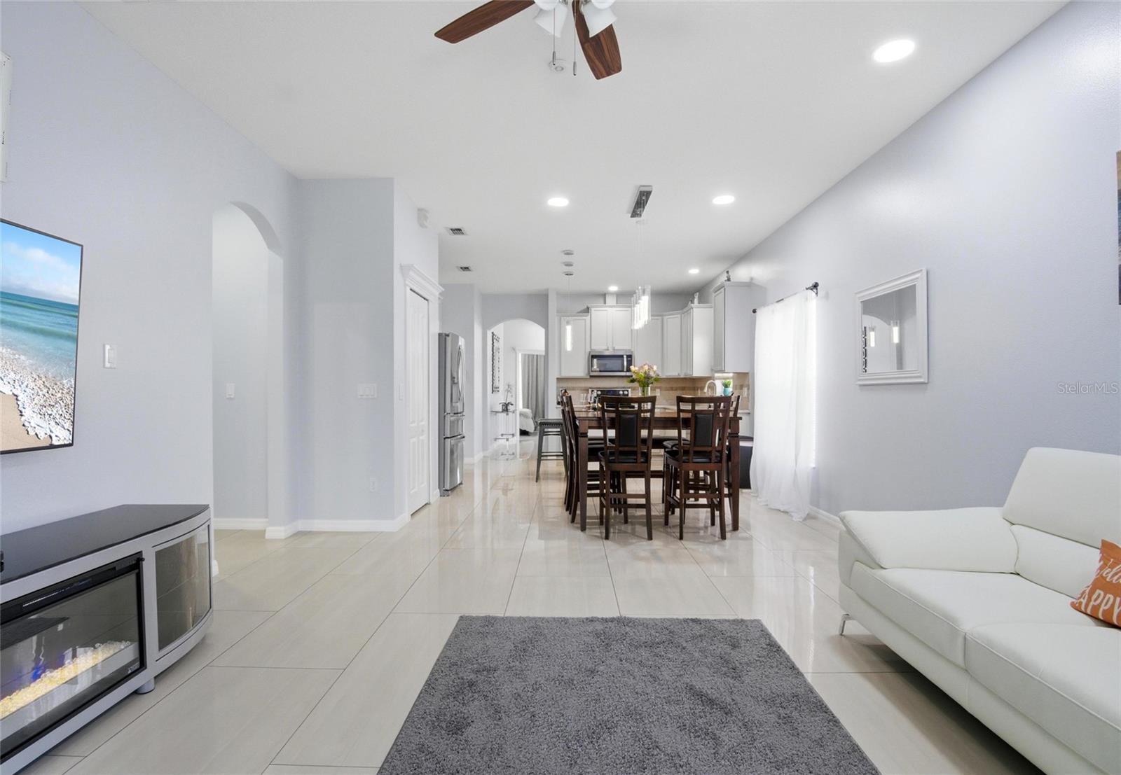 AVALON LAKES PH 02 VLGS E & H - Residential