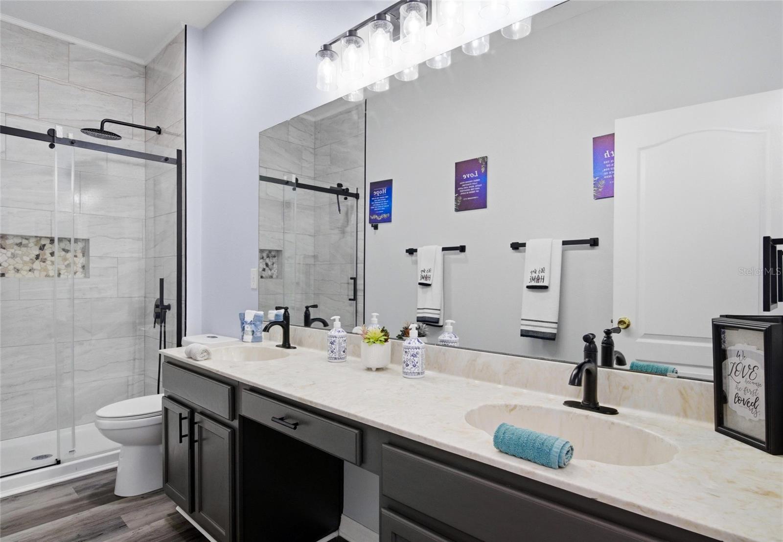 AVALON LAKES PH 02 VLGS E & H - Residential