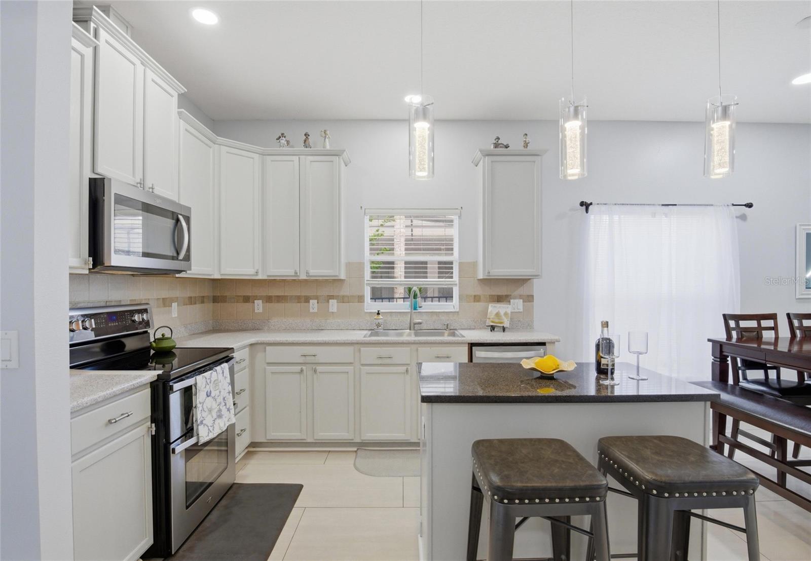 AVALON LAKES PH 02 VLGS E & H - Residential