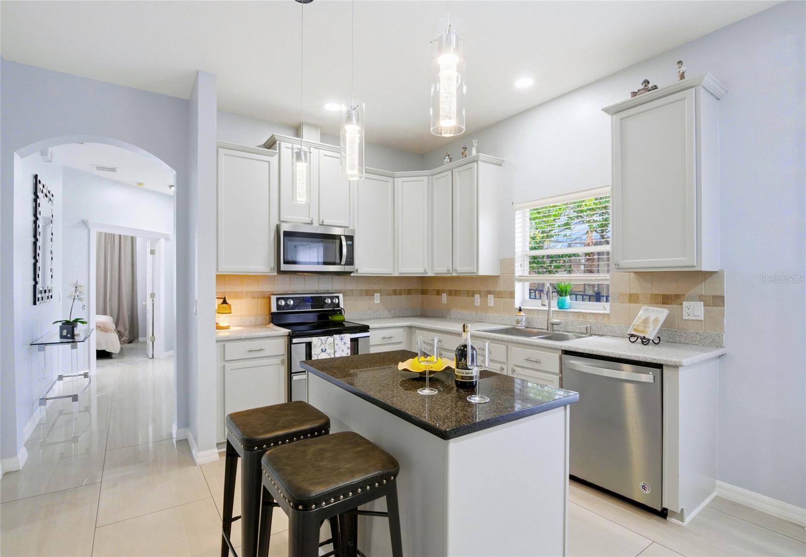 AVALON LAKES PH 02 VLGS E & H - Residential