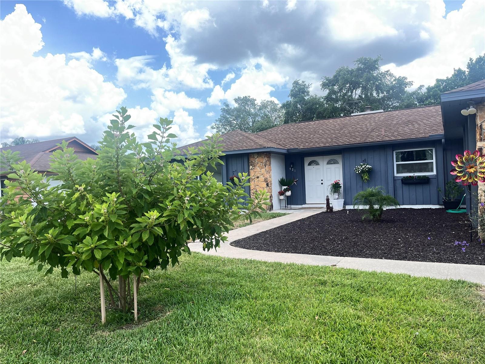 421 BRIDLE PATH