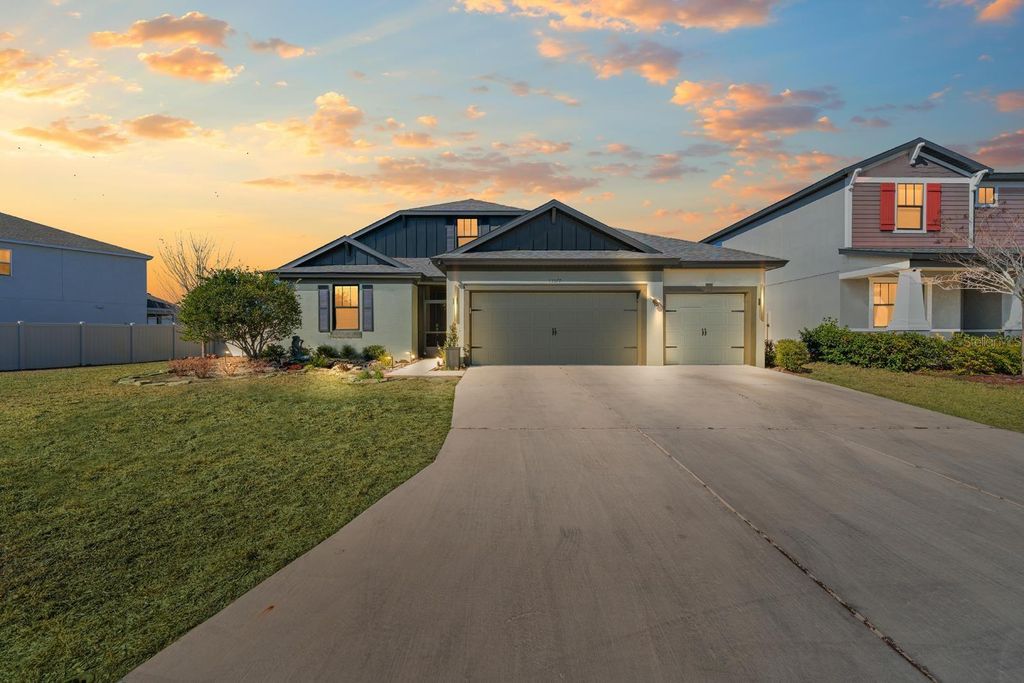 Photo of 13577 Moosehead Circle, Hudson, FL 34669 (MLS # TB8471868)