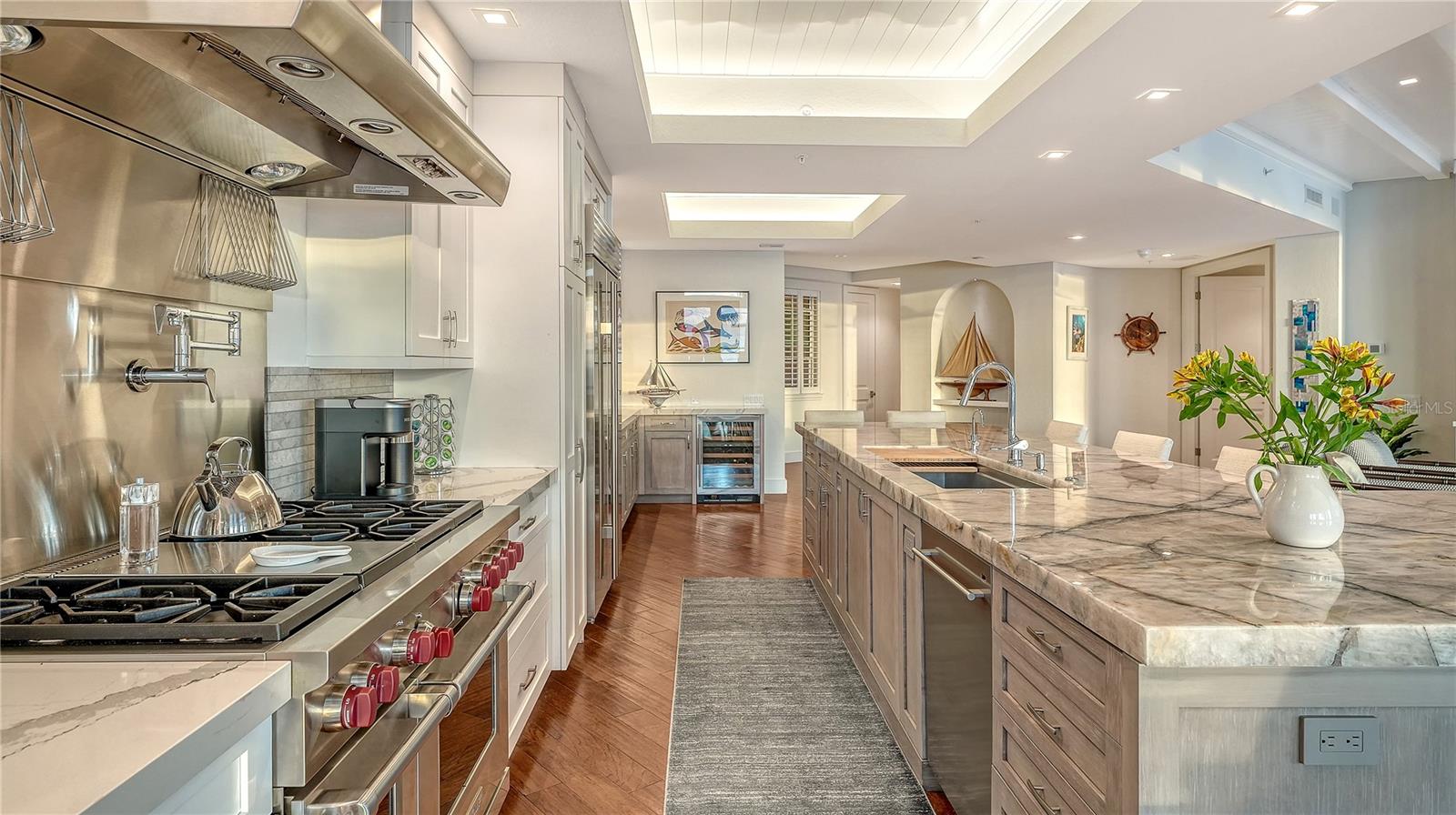 VIZCAYA AT LONGBOAT KEY PH 01 - Residential