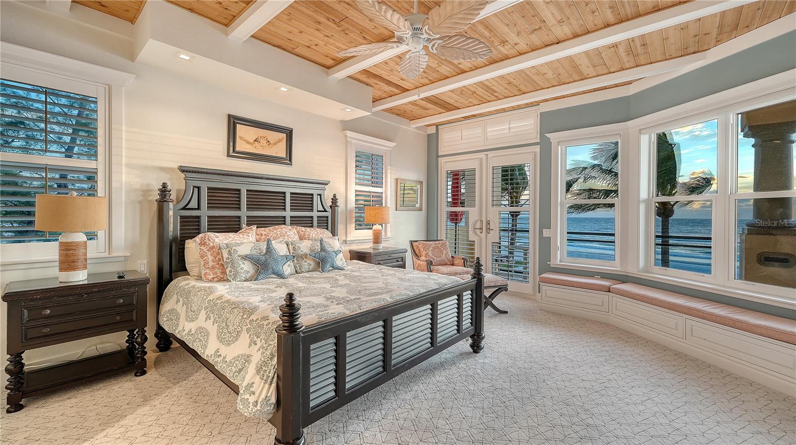 VIZCAYA AT LONGBOAT KEY PH 01 - Residential