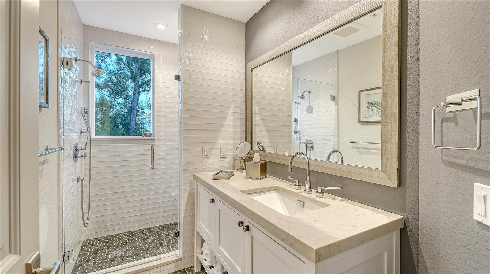 VIZCAYA AT LONGBOAT KEY PH 01 - Residential