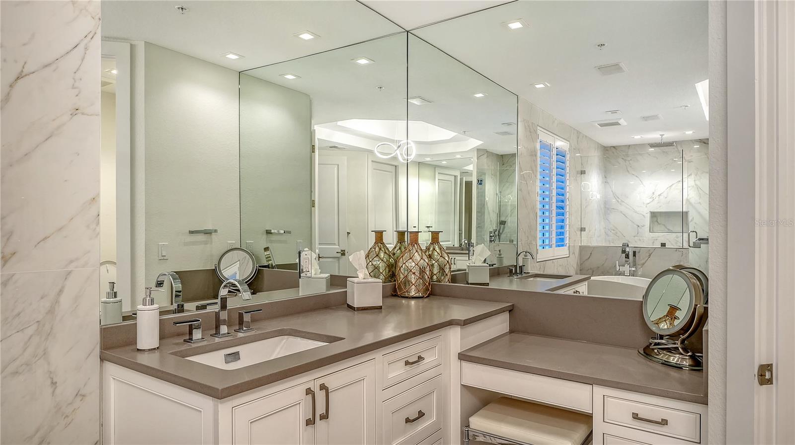 VIZCAYA AT LONGBOAT KEY PH 01 - Residential