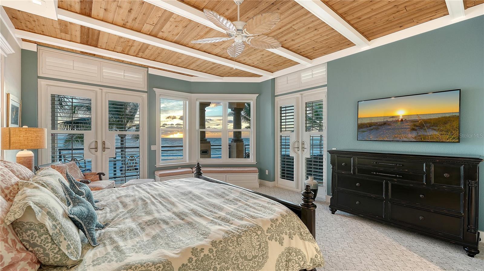 VIZCAYA AT LONGBOAT KEY PH 01 - Residential