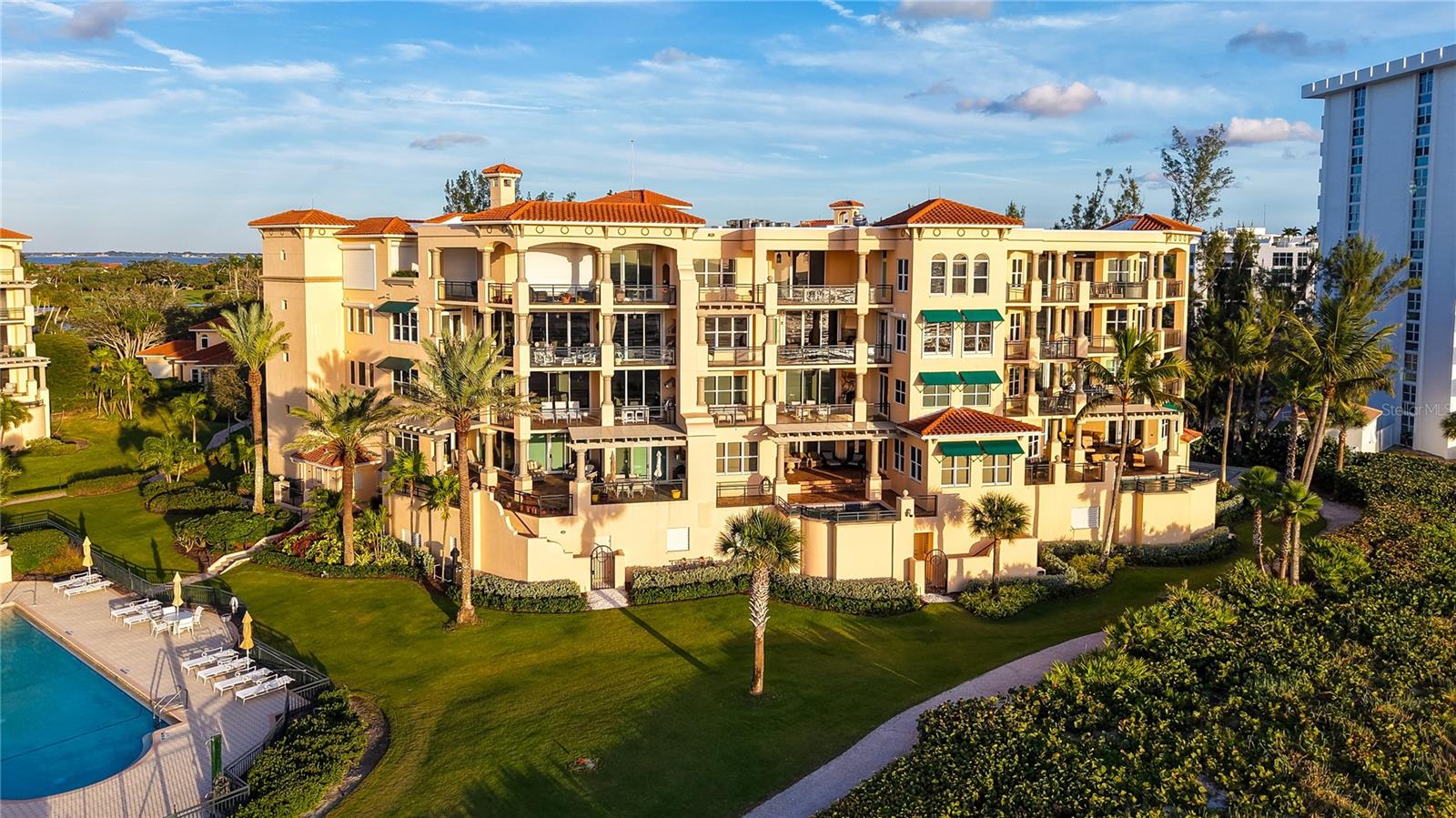 VIZCAYA AT LONGBOAT KEY PH 01 - Residential