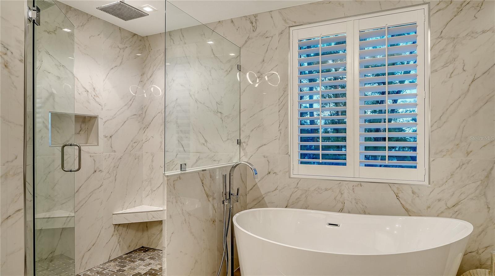 VIZCAYA AT LONGBOAT KEY PH 01 - Residential