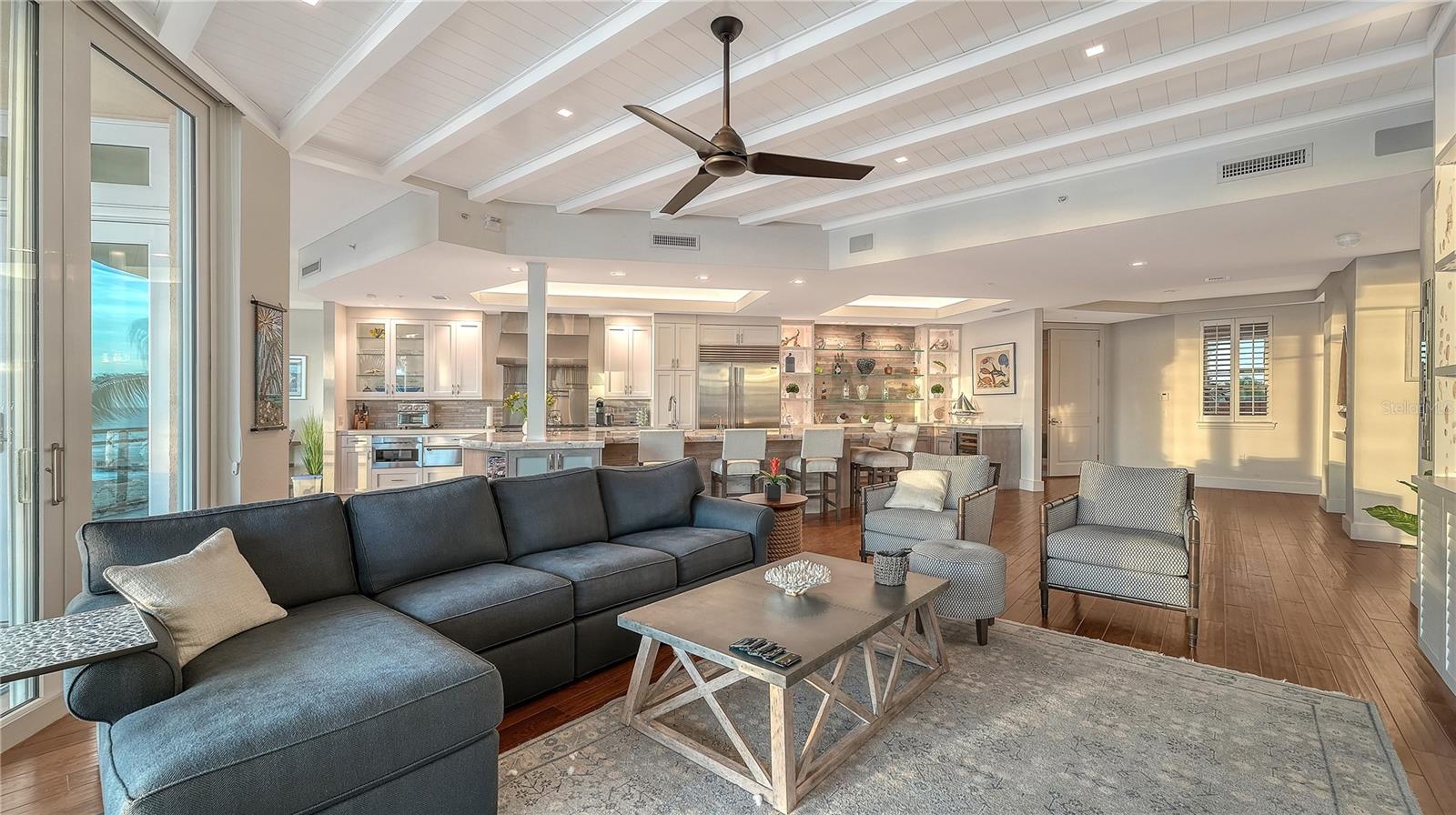 VIZCAYA AT LONGBOAT KEY PH 01 - Residential