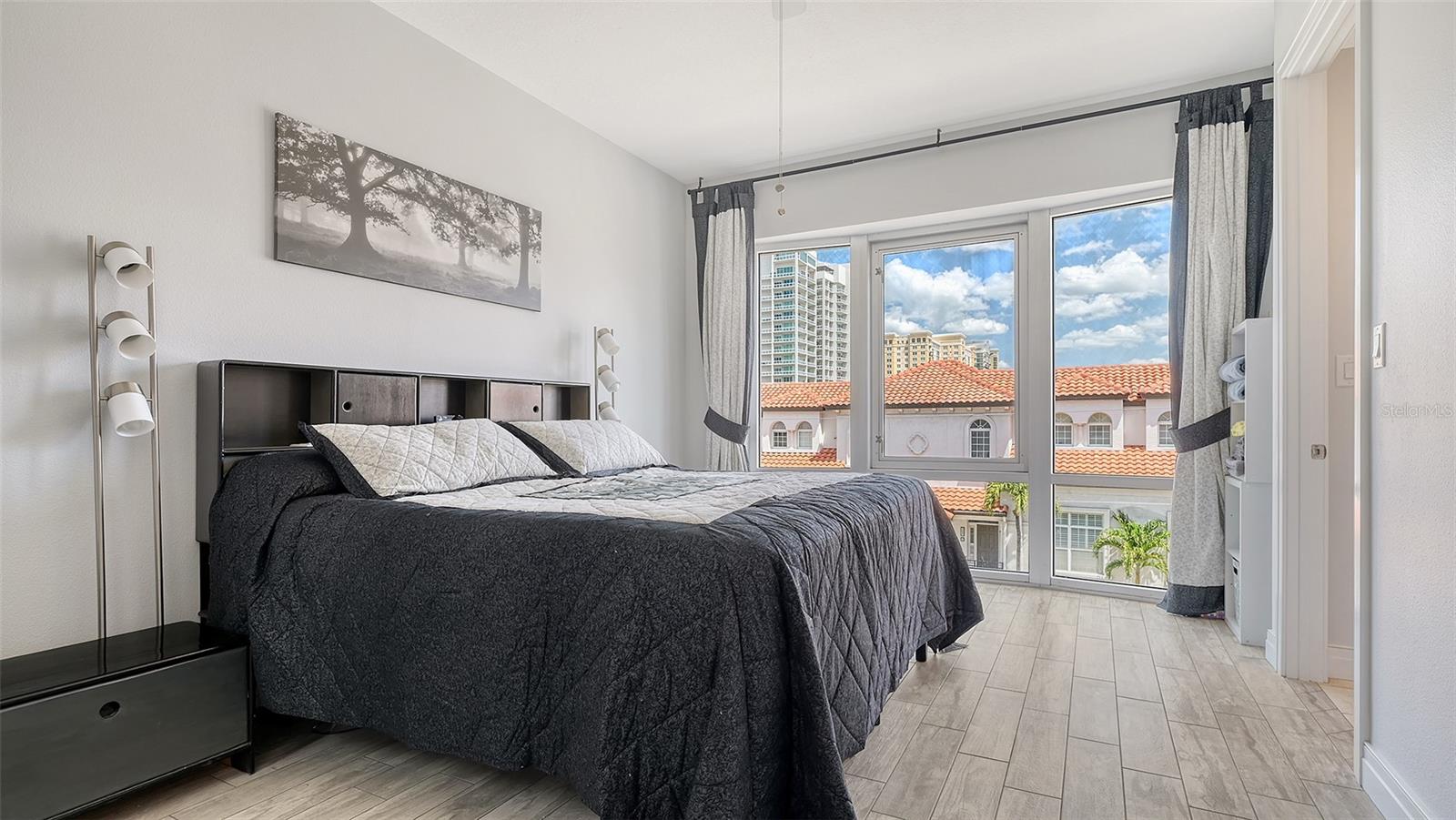 MARQUEE EN VILLE - Residential