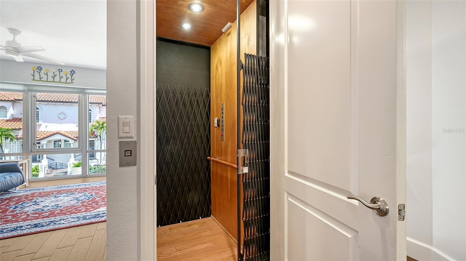 MARQUEE EN VILLE - Residential