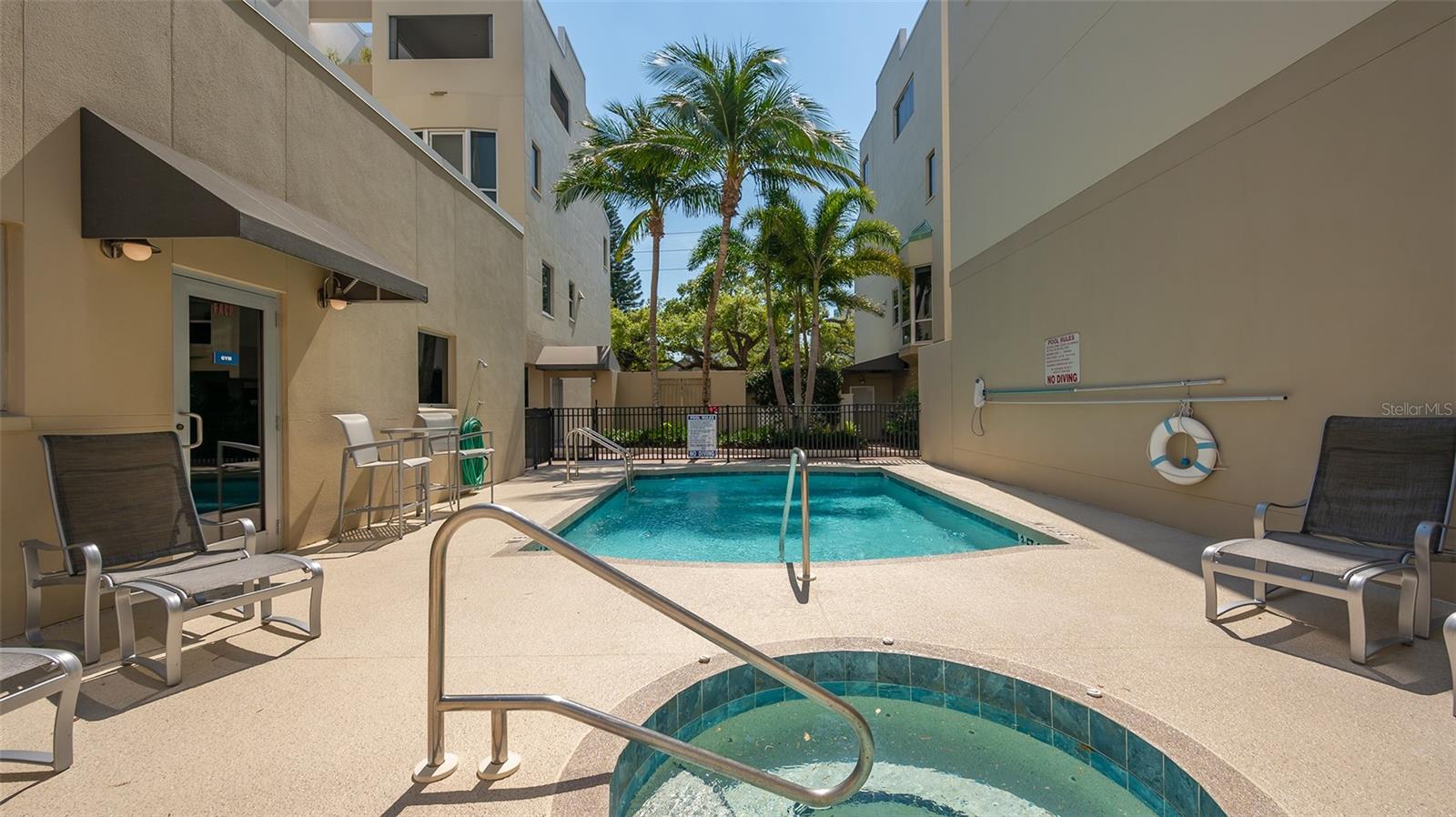 MARQUEE EN VILLE - Residential