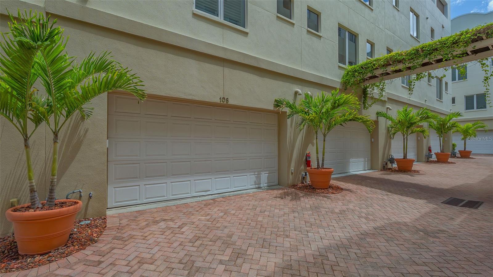 MARQUEE EN VILLE - Residential