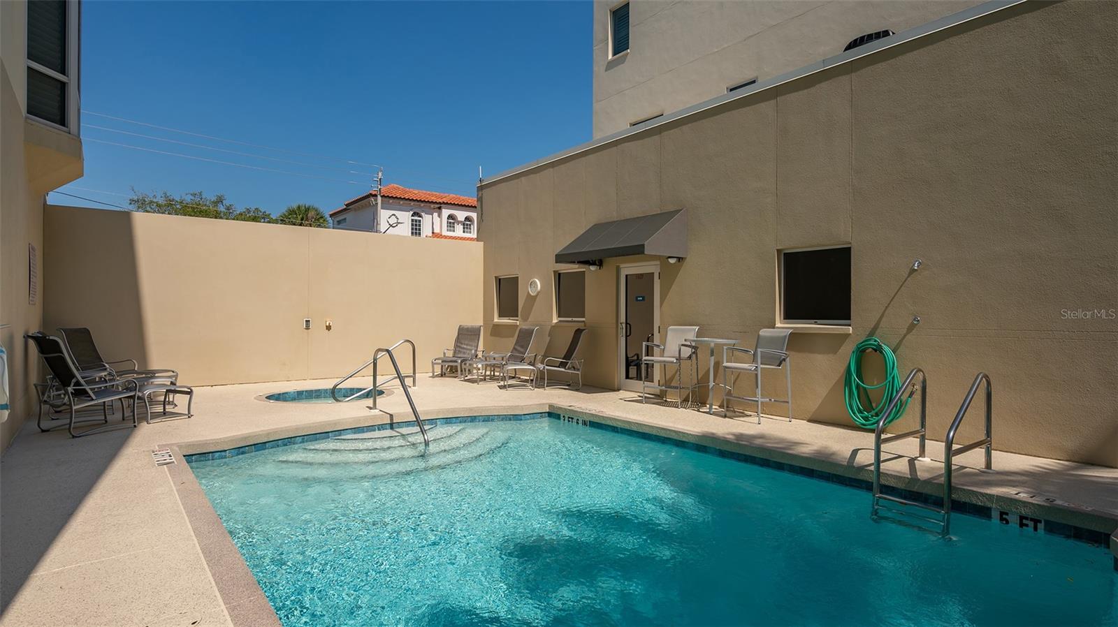 MARQUEE EN VILLE - Residential