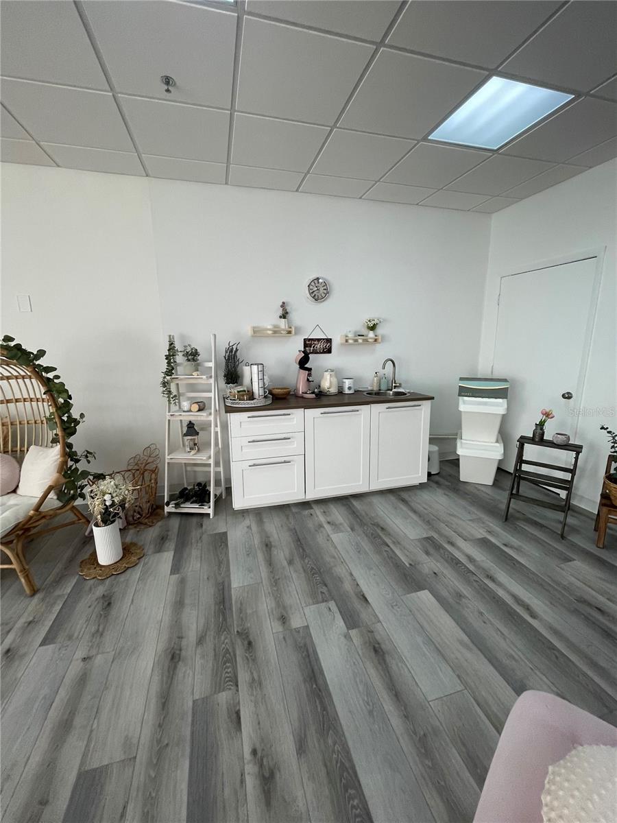 MAGNOLIA CORPORATE CENTER A CONDO FIRST AMD - Commercial Lease